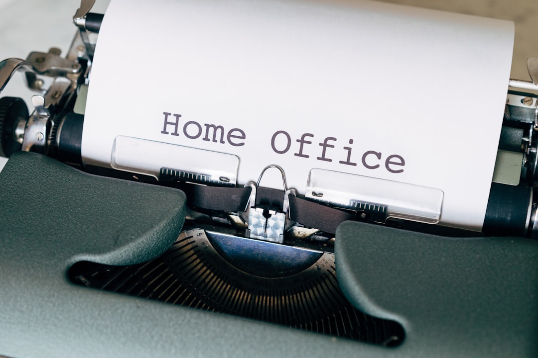 Freelance vs. Agency Deposition Videographer: Which Should You Hire?